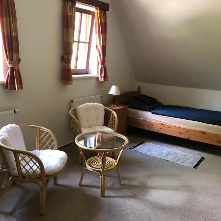 Malá Svatá Hora - Penzion&restaurace Casa de hóspedes Mníšek pod Brdy